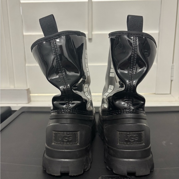 UGG Boots - Picture 3 of 6